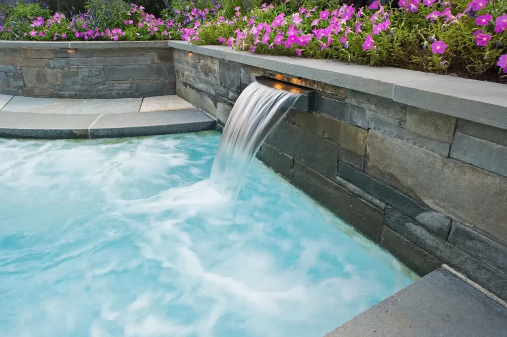 نوافير وشلالات بالرياض